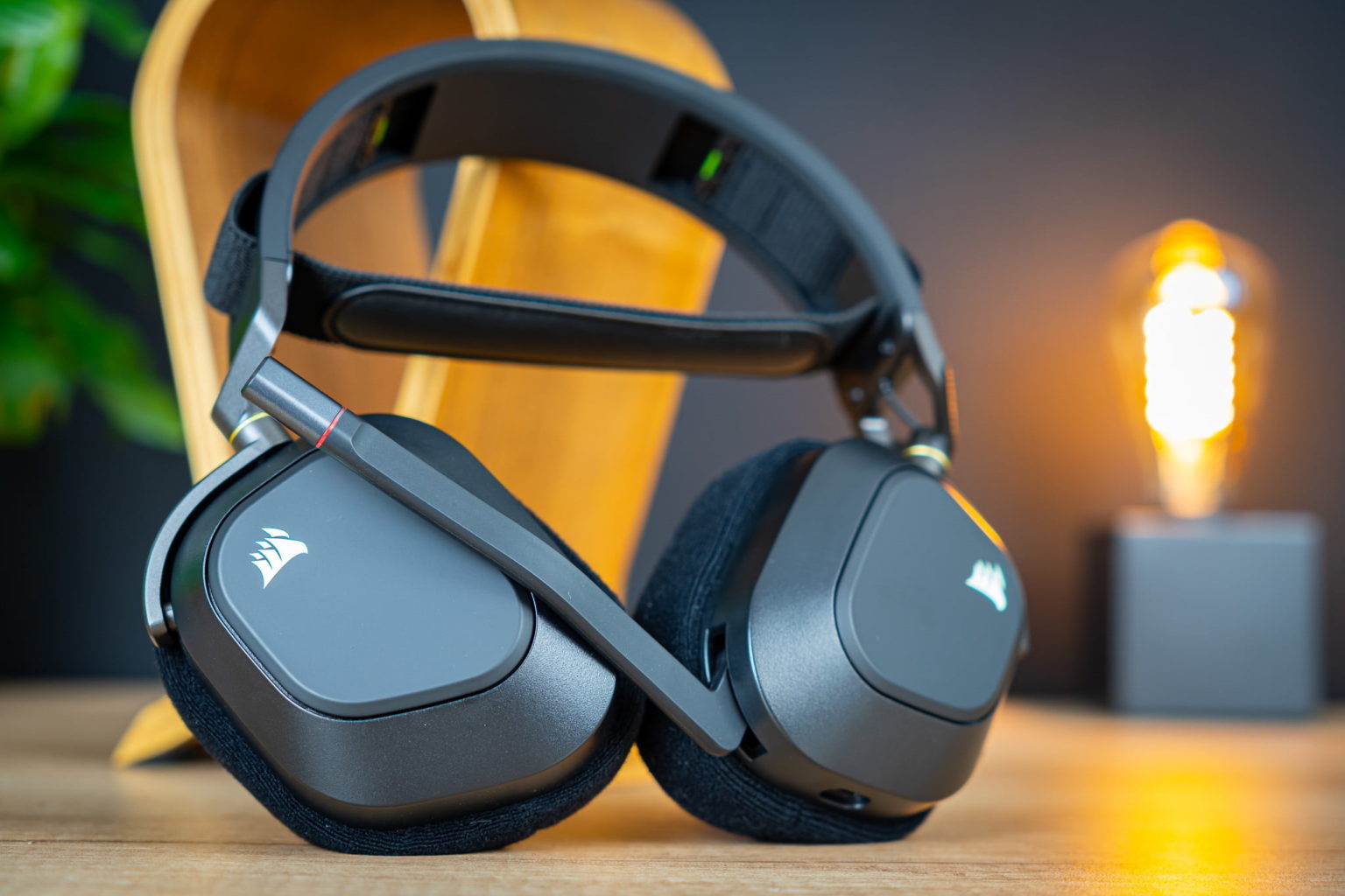 Corsair HS80 RGB Wireless Review Everything A Great Headset Requires corsair-hs80-rgb-wireless-review-everything-a-great-headset-requires