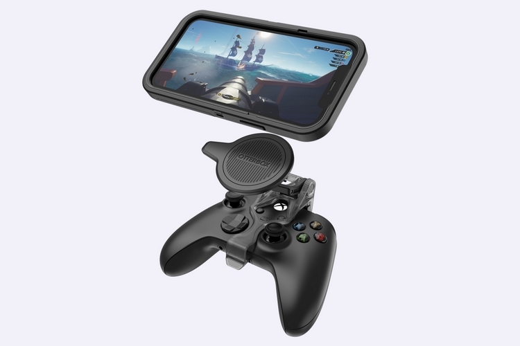 Otterbox Magsafe Mobile Gaming Clip Mounts Your iPhone On An Xbox Controller For Console Gaming