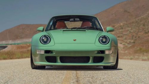 Porsche 993 Remastered by Gunther Werks takes to the track