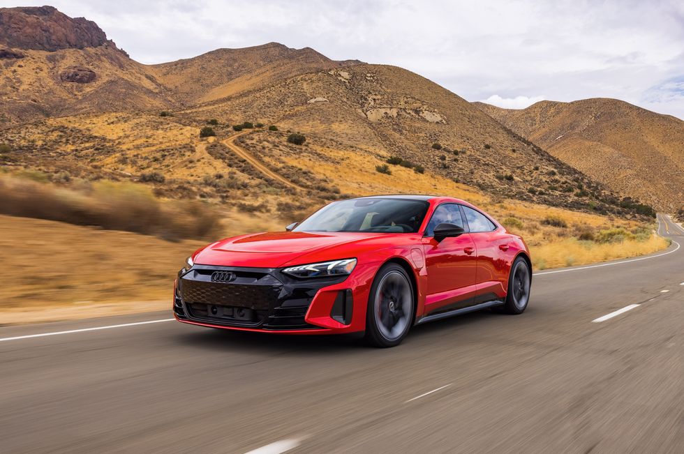 2022 Audi e-tron GT and RS GT Make Us Forget They’re EVs