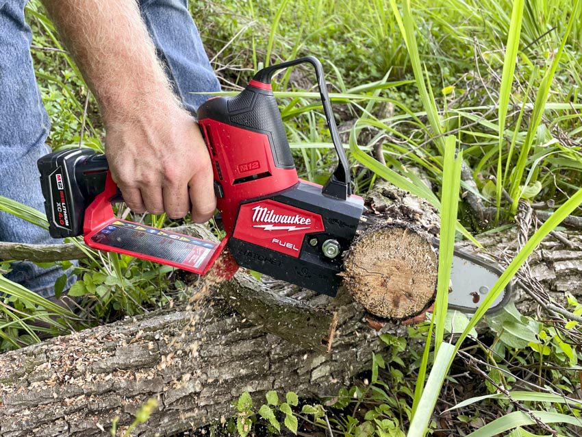 Milwaukee M12 Fuel Hatchet 6-Inch Pruning Saw