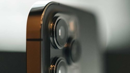 Apple warns mounting iPhone on motorcycle may damage its camera