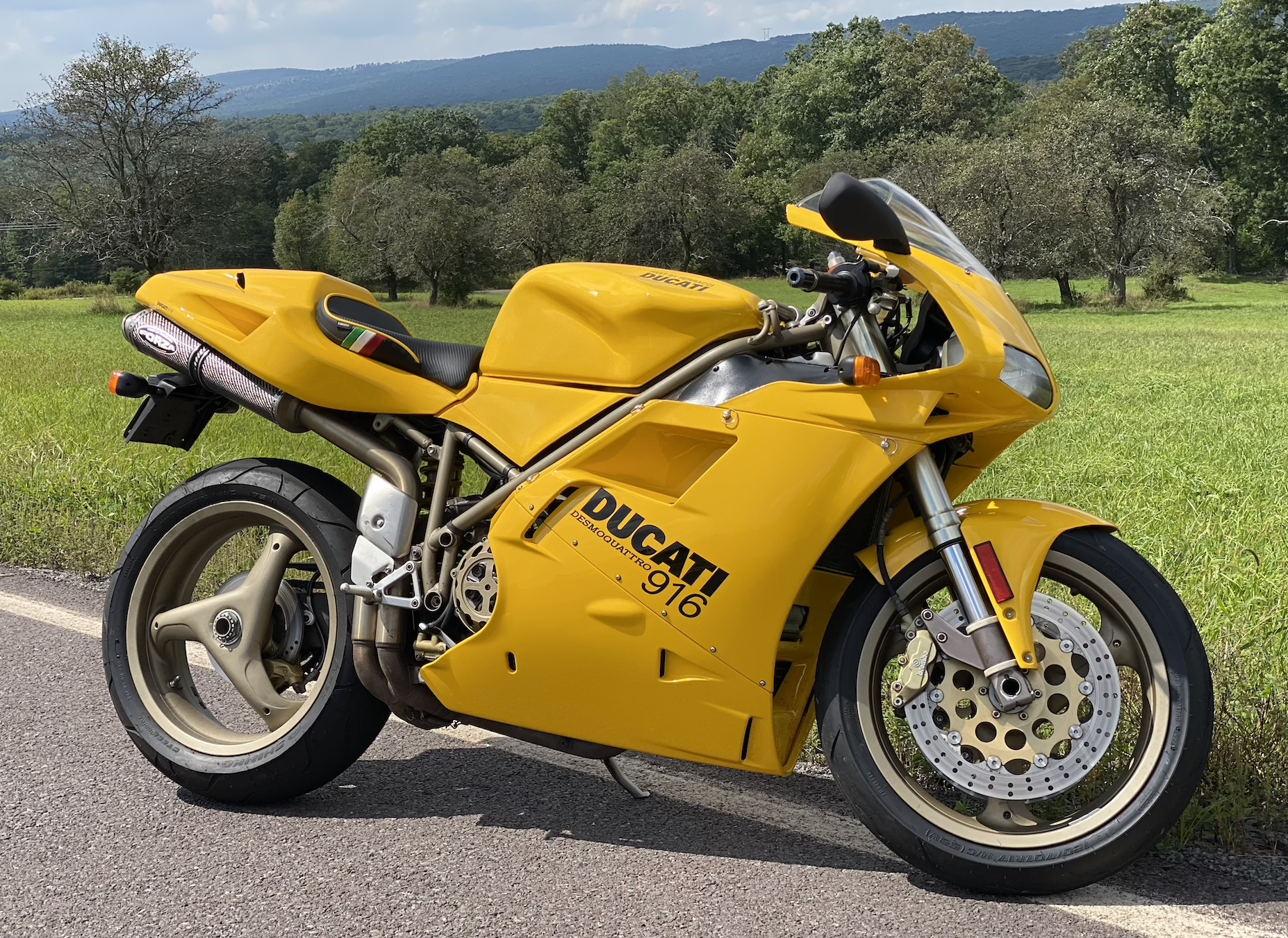 Ducati 916