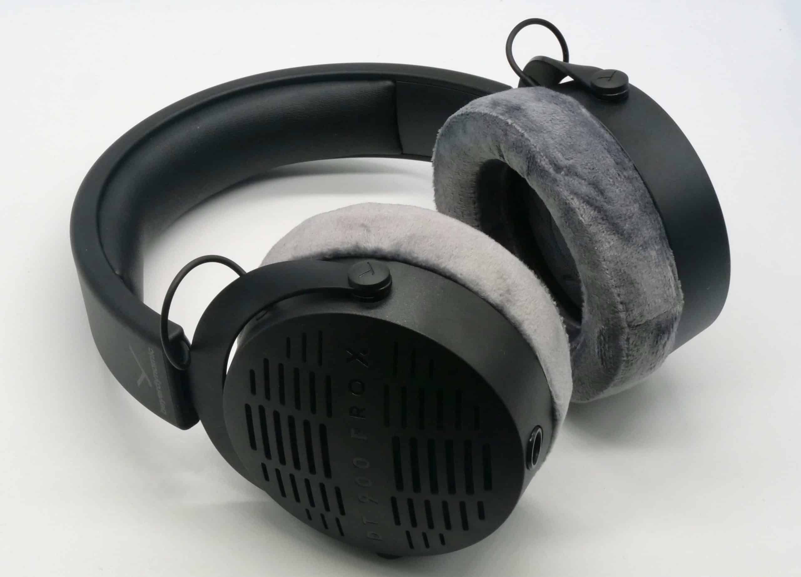 Beyerdynamic DT 900 Pro X Review - GearOpen.com
