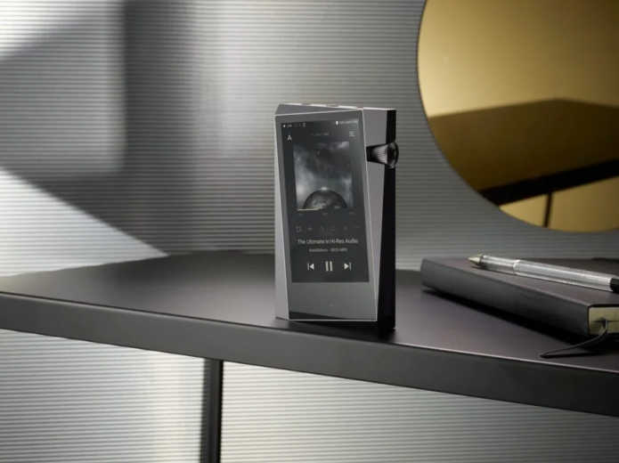 Astell and Kern MKII SR25 portable music player