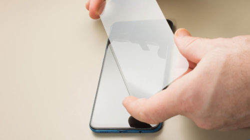 Weekly poll: did you put a screen protector on your phone? What about a case?
