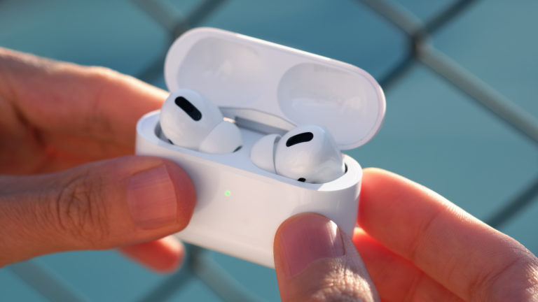 Here's Why Your AirPods Make A Chirping Sound - GearOpen.com
