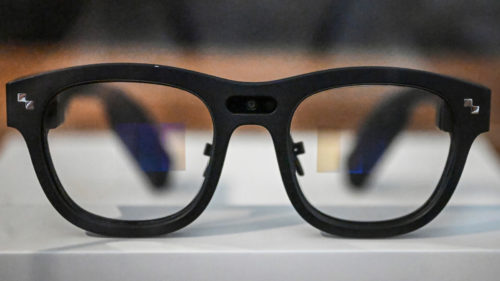 Apple Just Killed A Smart Glasses Project (And We Can’t Really Blame Them)