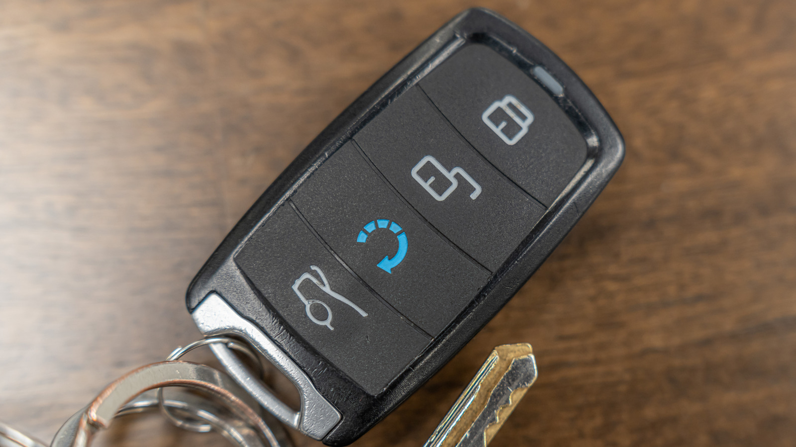 What’s The Circle Arrow Button On Your Car Key Fob For?