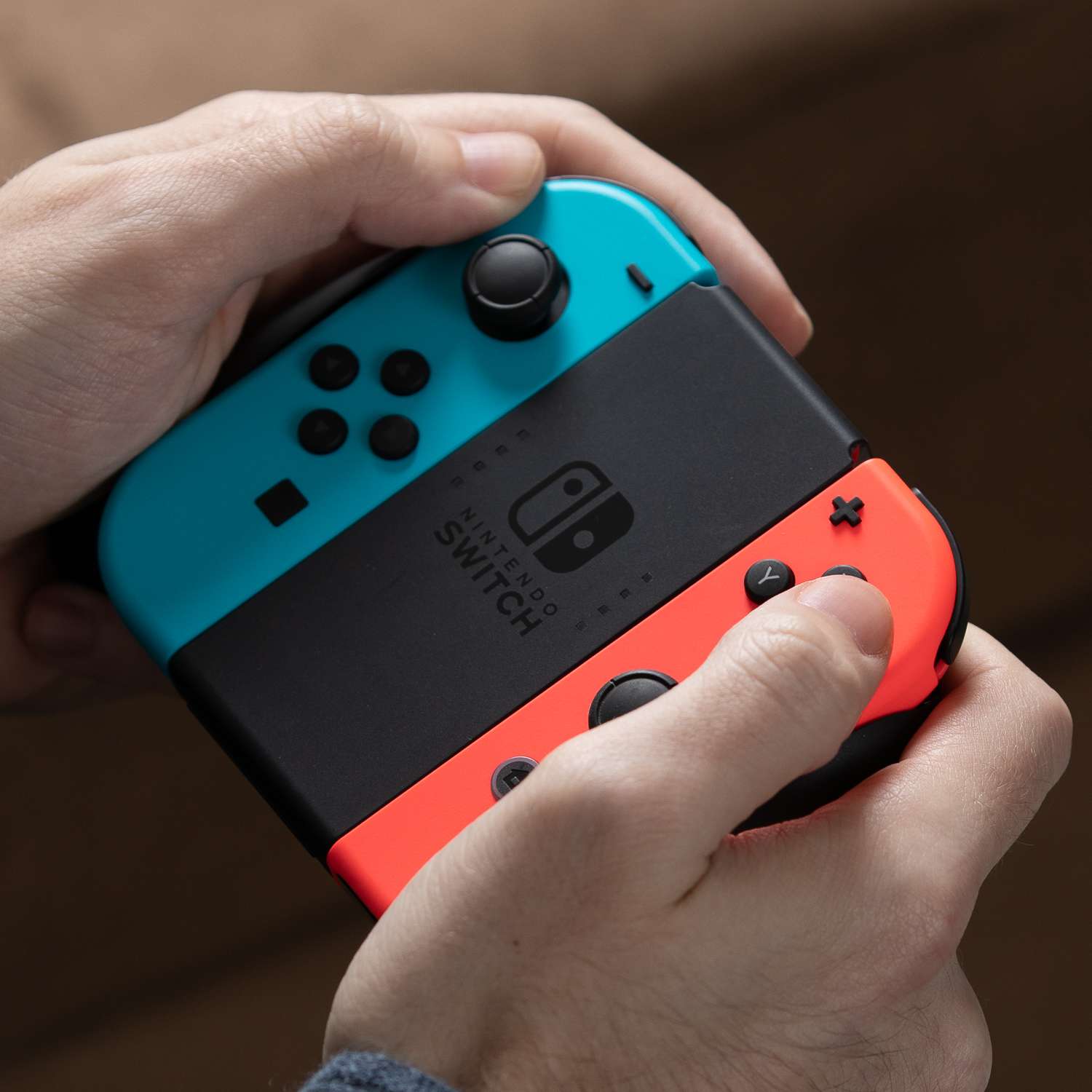 Nintendo Switch Review: A Portable Gaming Powerhouse Taking the World by Storm