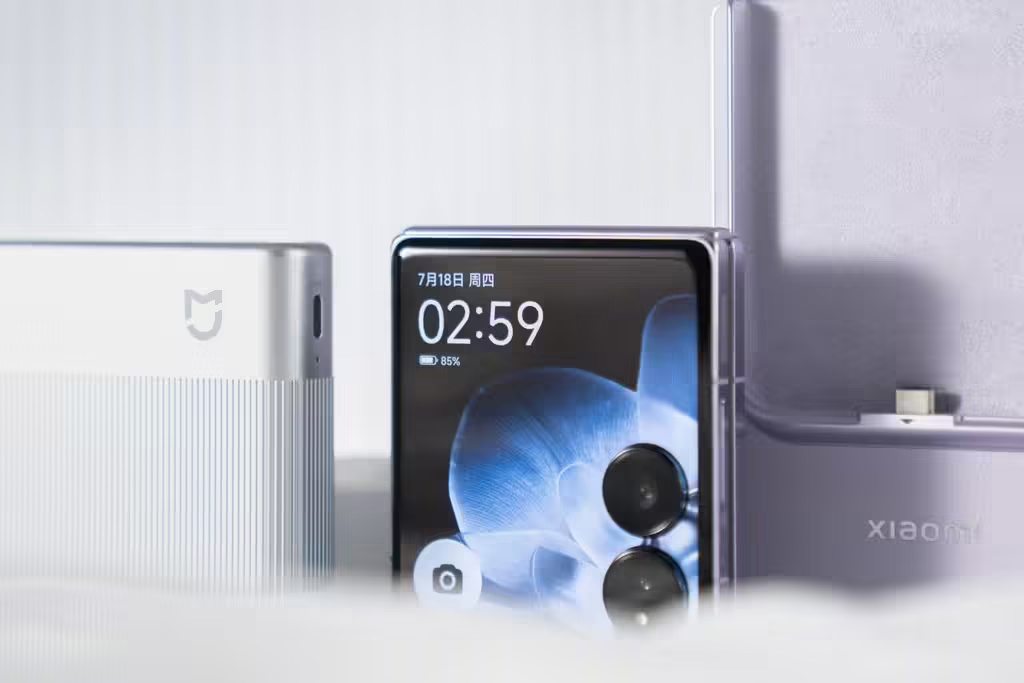 Xiaomi MIX Flip 2 folding mobile phone through 3C certification, showing support for 67W fast charge