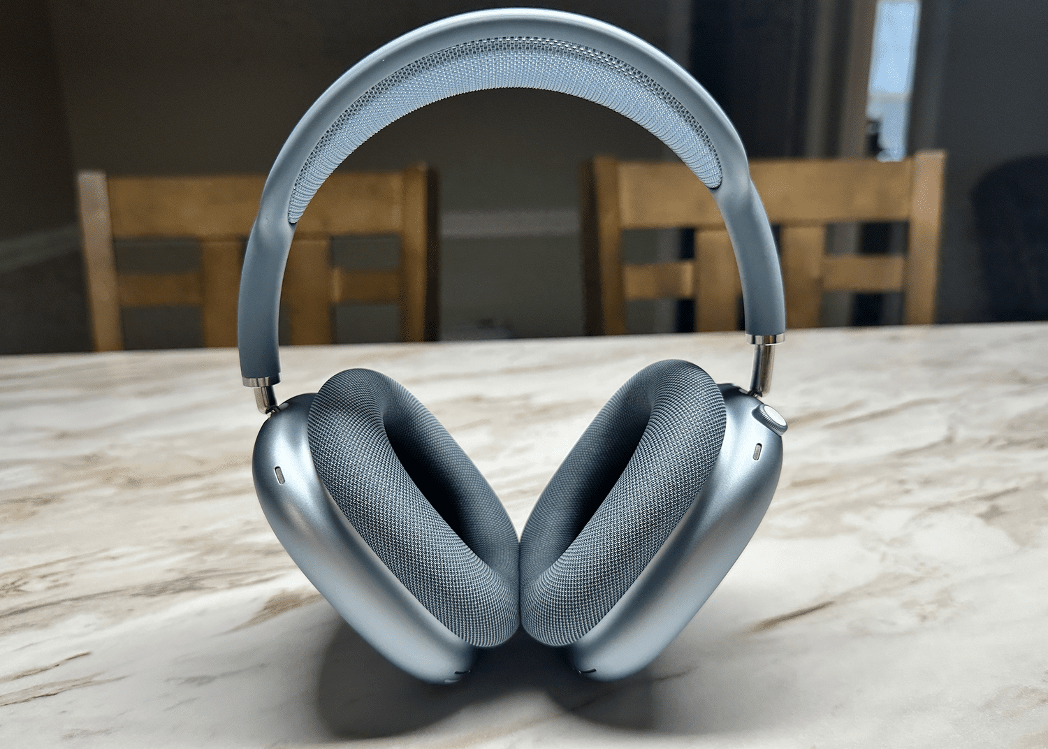 Apple’s AirPods Max 2024: Are Minimal Updates and New Colors Enough?
