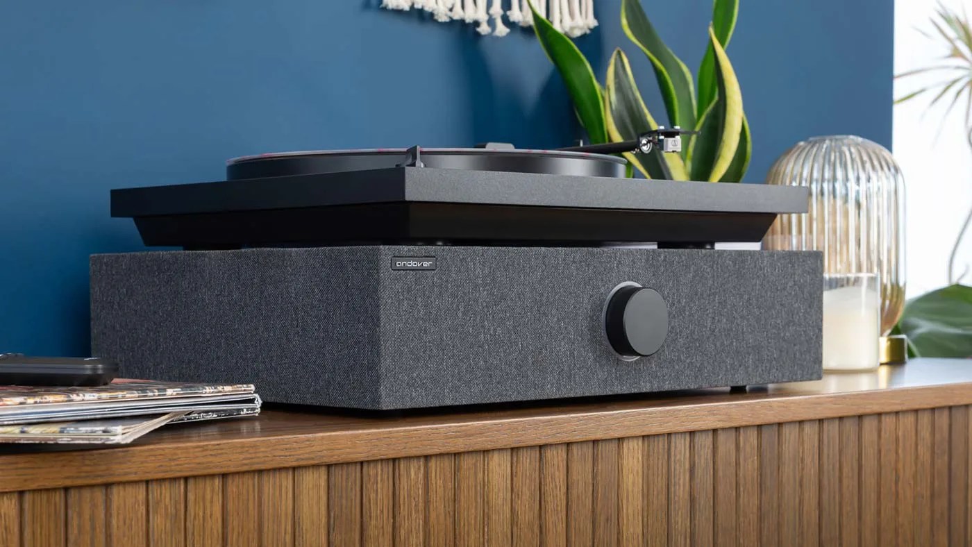 This Unique Wireless Speaker Makes Listening to Vinyl Easier