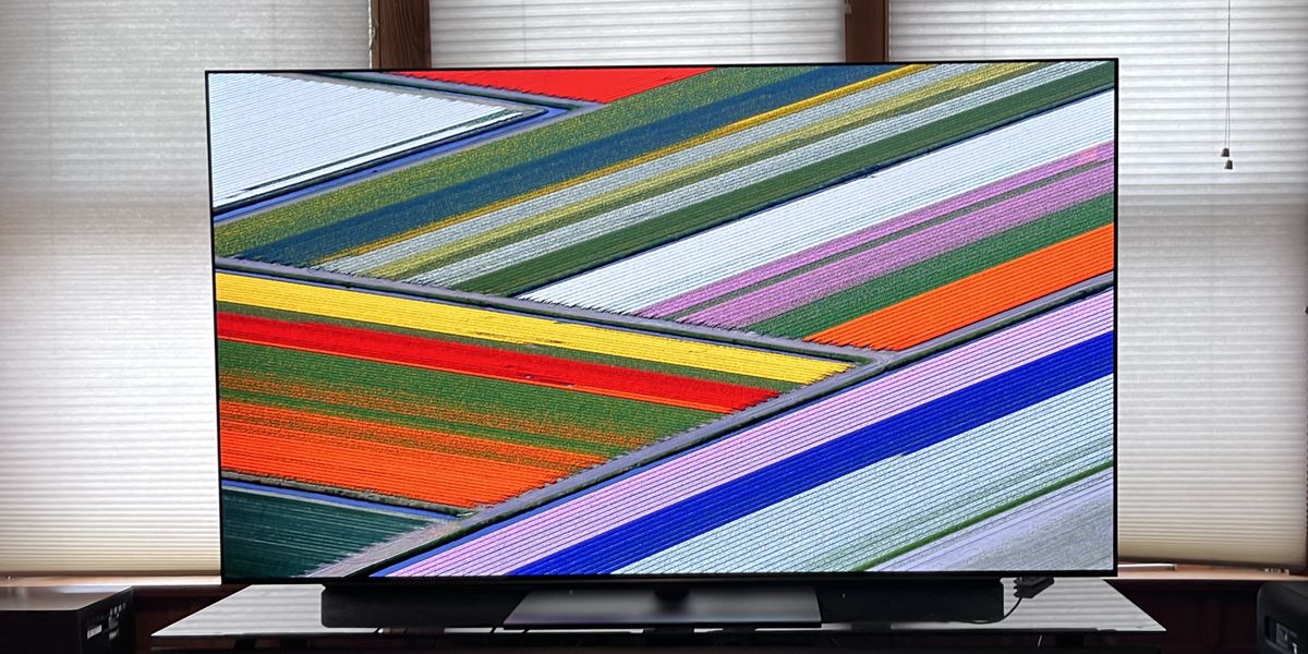 I reviewed the LG G5, and it’s bright enough to change my mind about OLED TVs