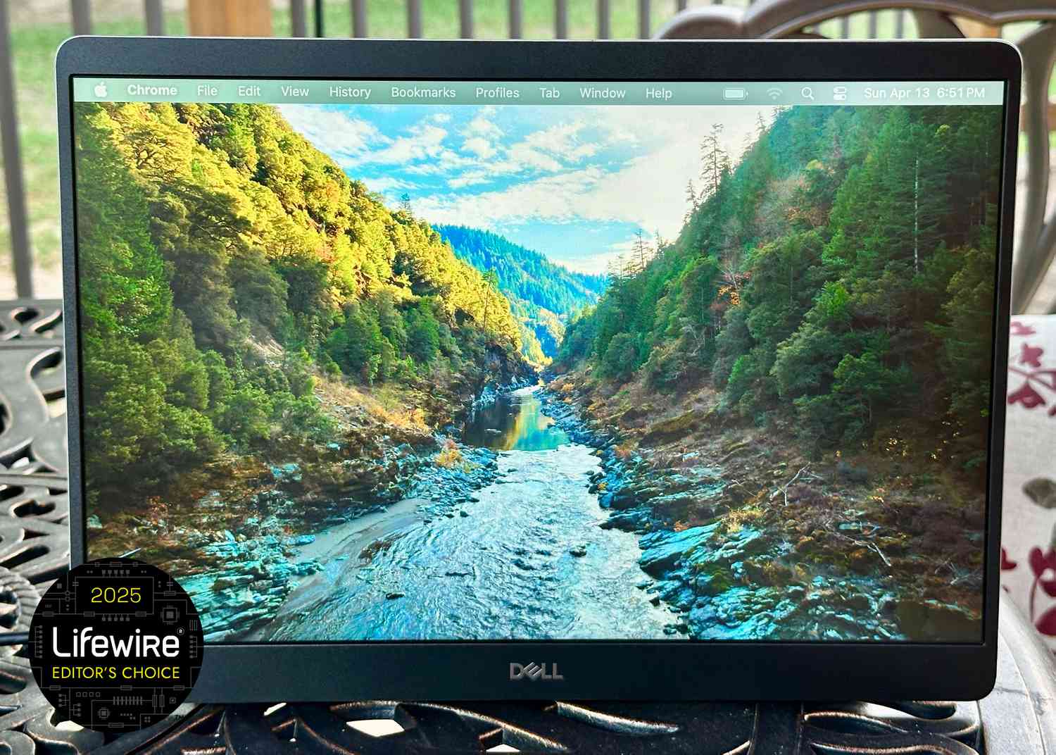 Your Laptop’s New BFF: Dell’s Portable Monitor Makes Work (and Play) Effortless Anywhere