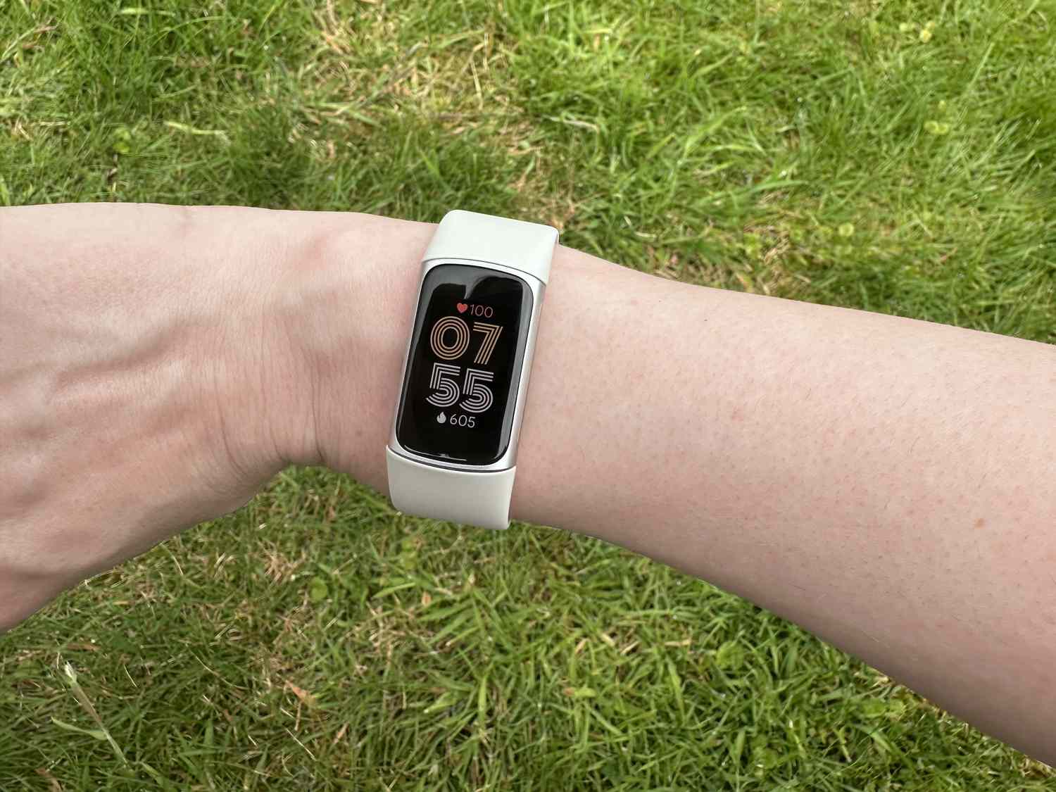 Fitbit Charge 6: A Comprehensive Review of Features and Performance