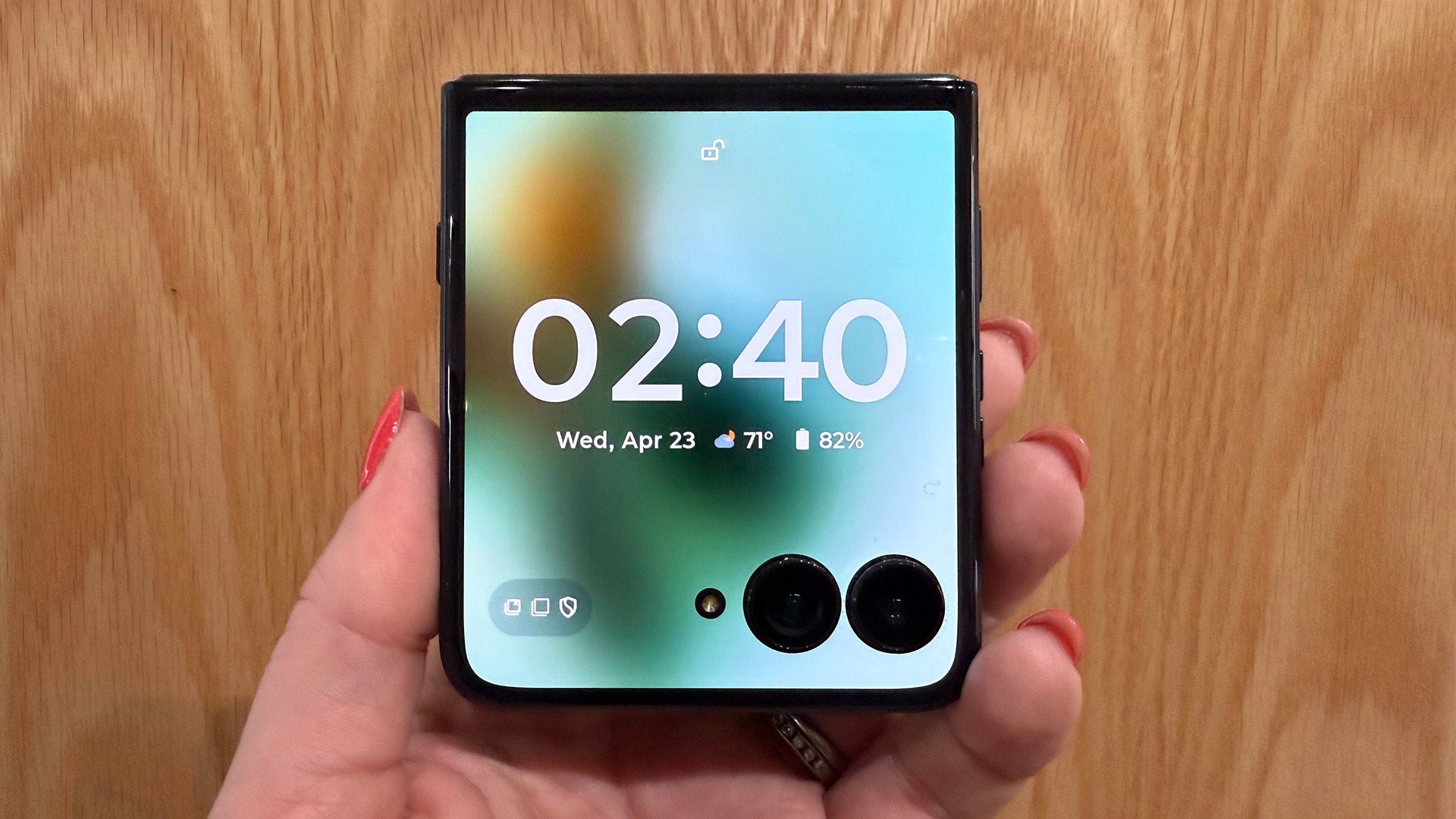 I’ve used the new Razr 60 Ultra, and Samsung should be worried
