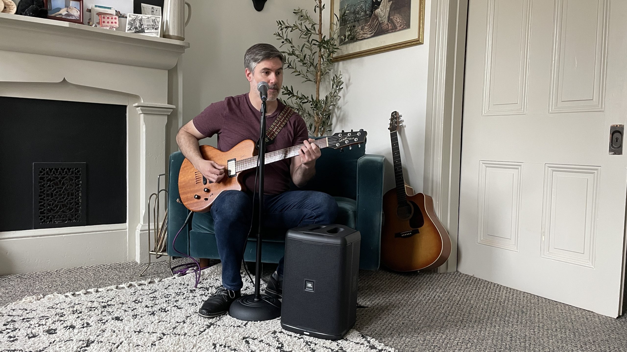 How I powered an intimate concert with the JBL Eon One Compact speaker and PA system
