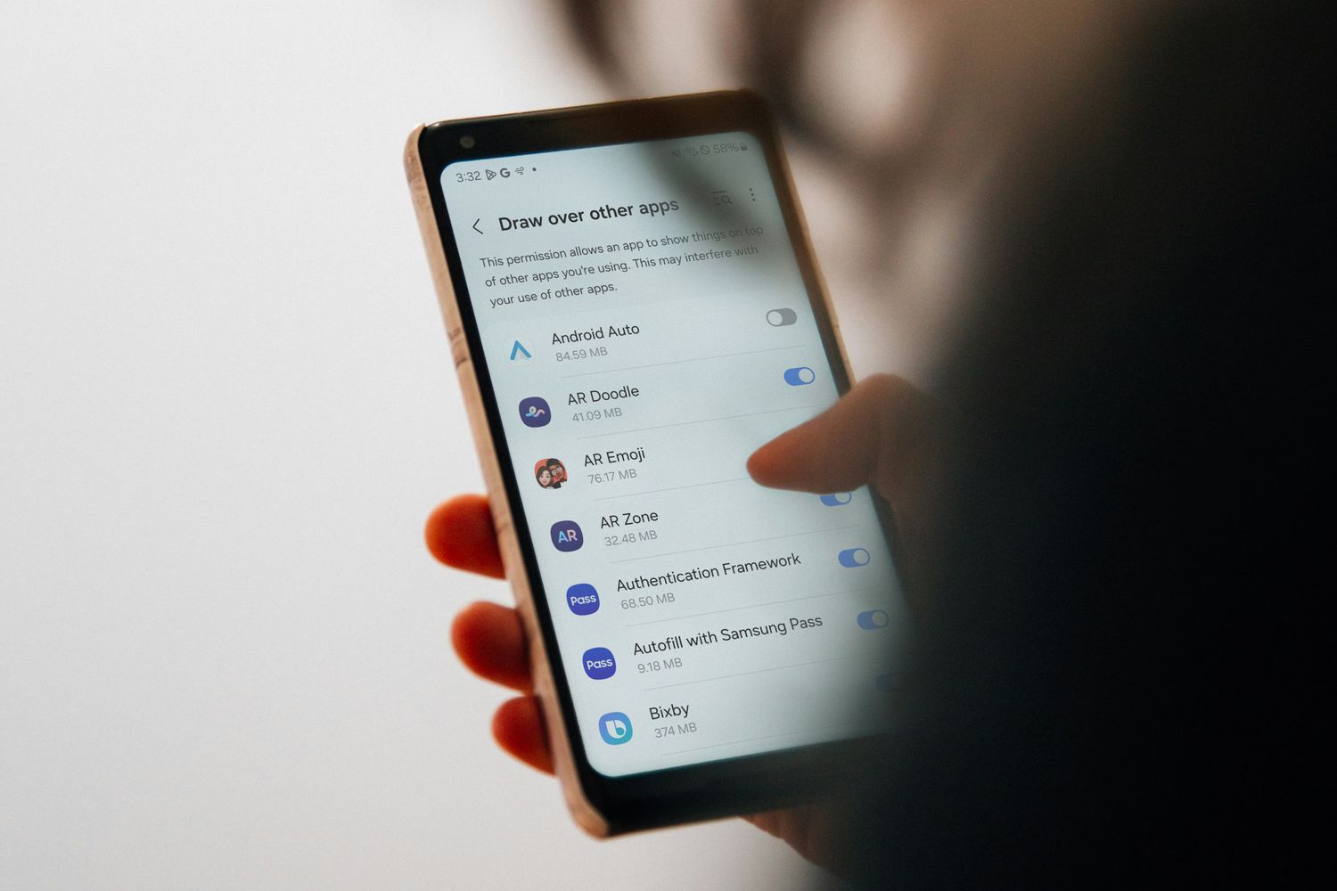 Screen Overlay on Android Explained: What It Is and How It Affects Your Device