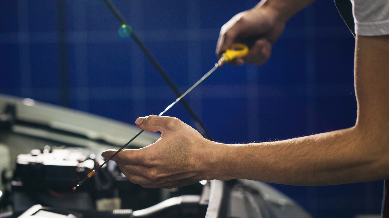 Why Don’t All New Cars Come With Oil Dipsticks Anymore?