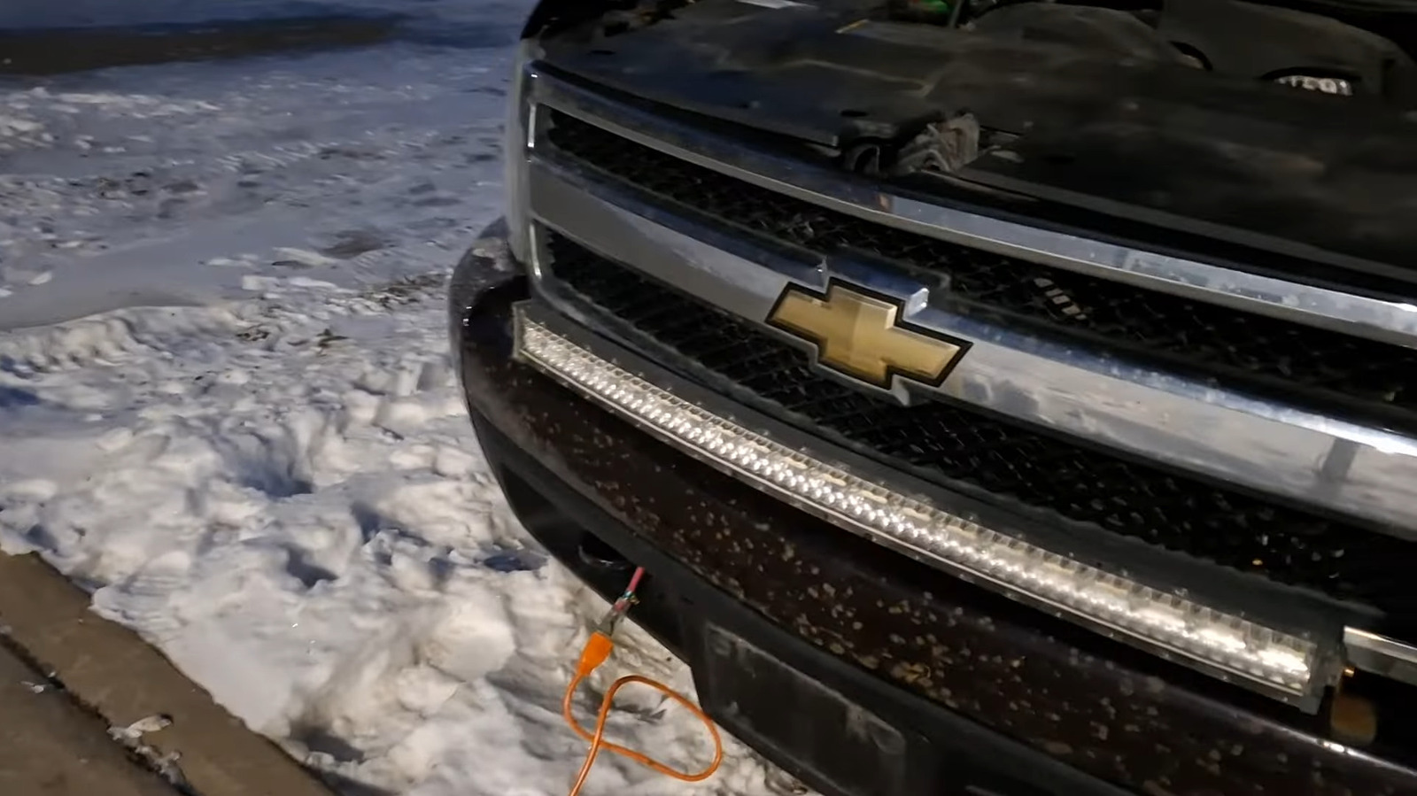 Why Do Some Cars In Alaska Have Electrical Plugs?