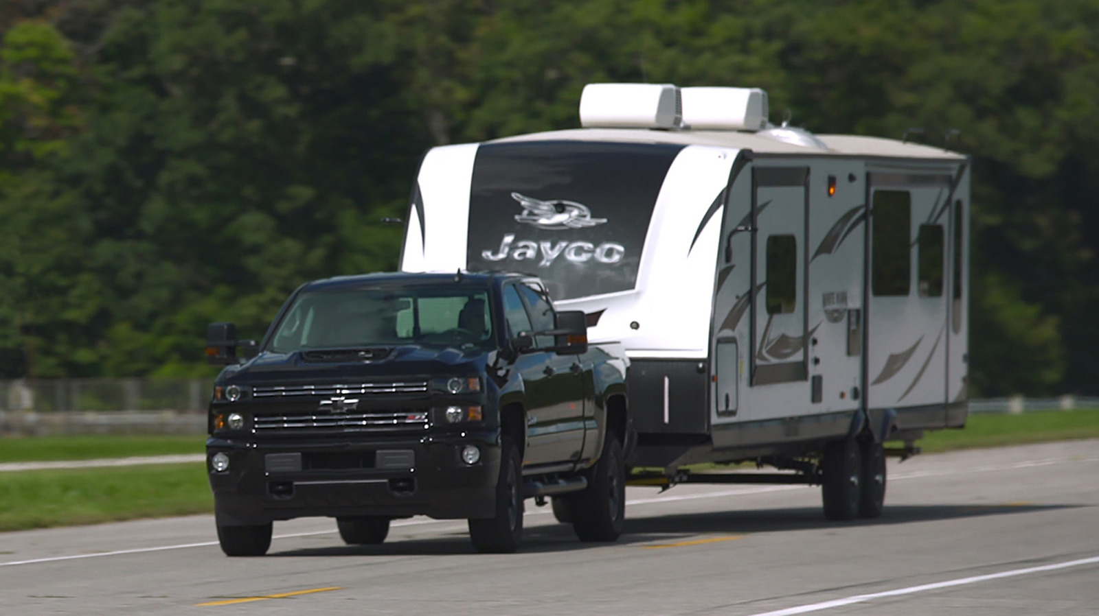 How Much Can Towing Affect MPG & Range? Here’s What You Need To Know