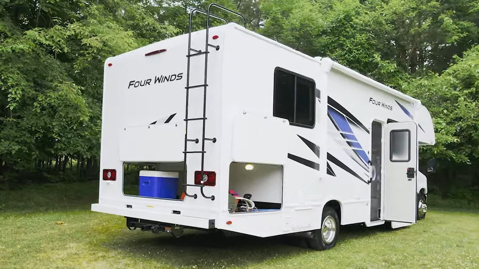 Why Do RVs Have Ladders To The Roof? Here’s What They’re For