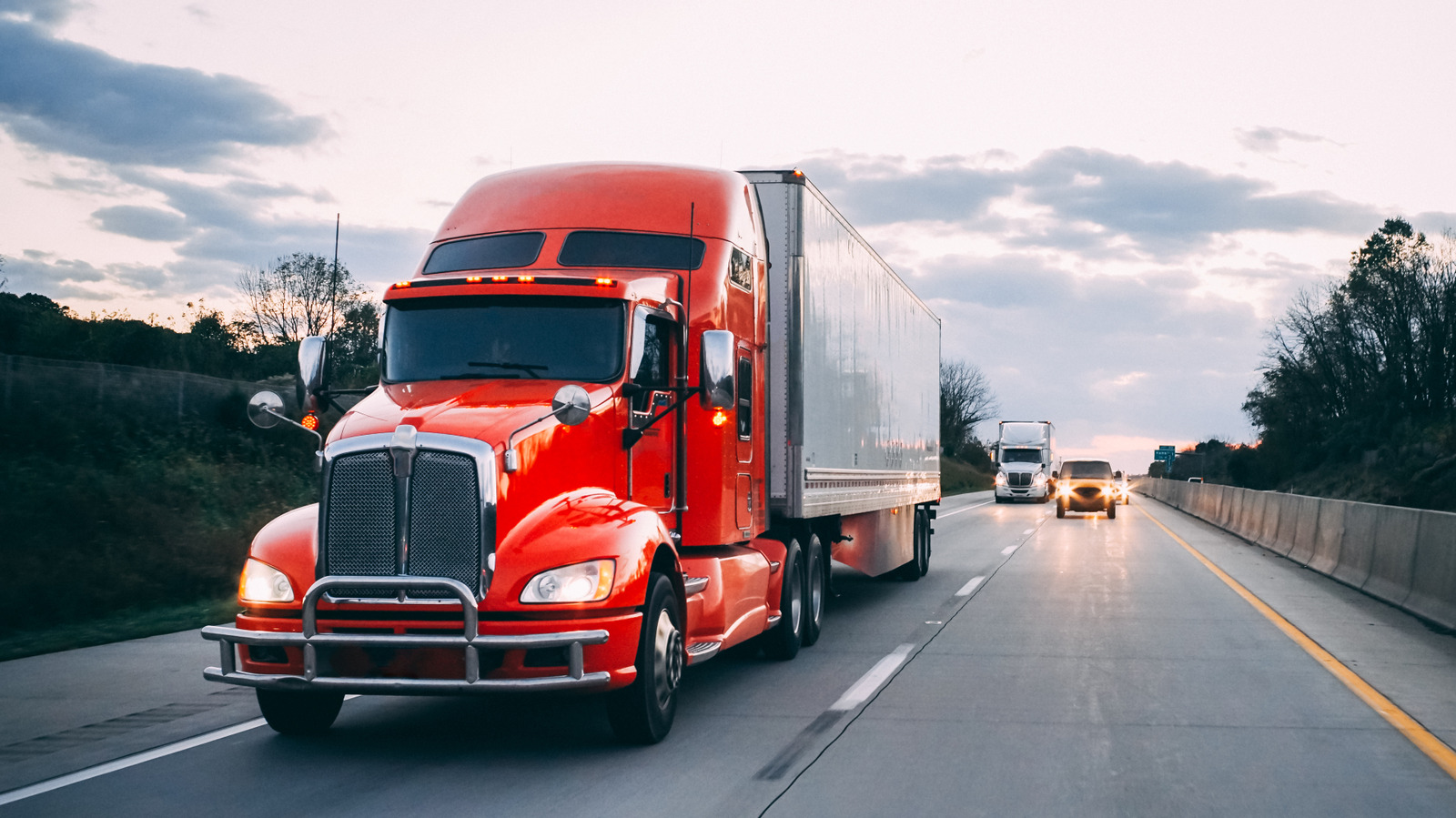 Here’s (Roughly) How Many Semi-Trucks Are On US Roads Each Day