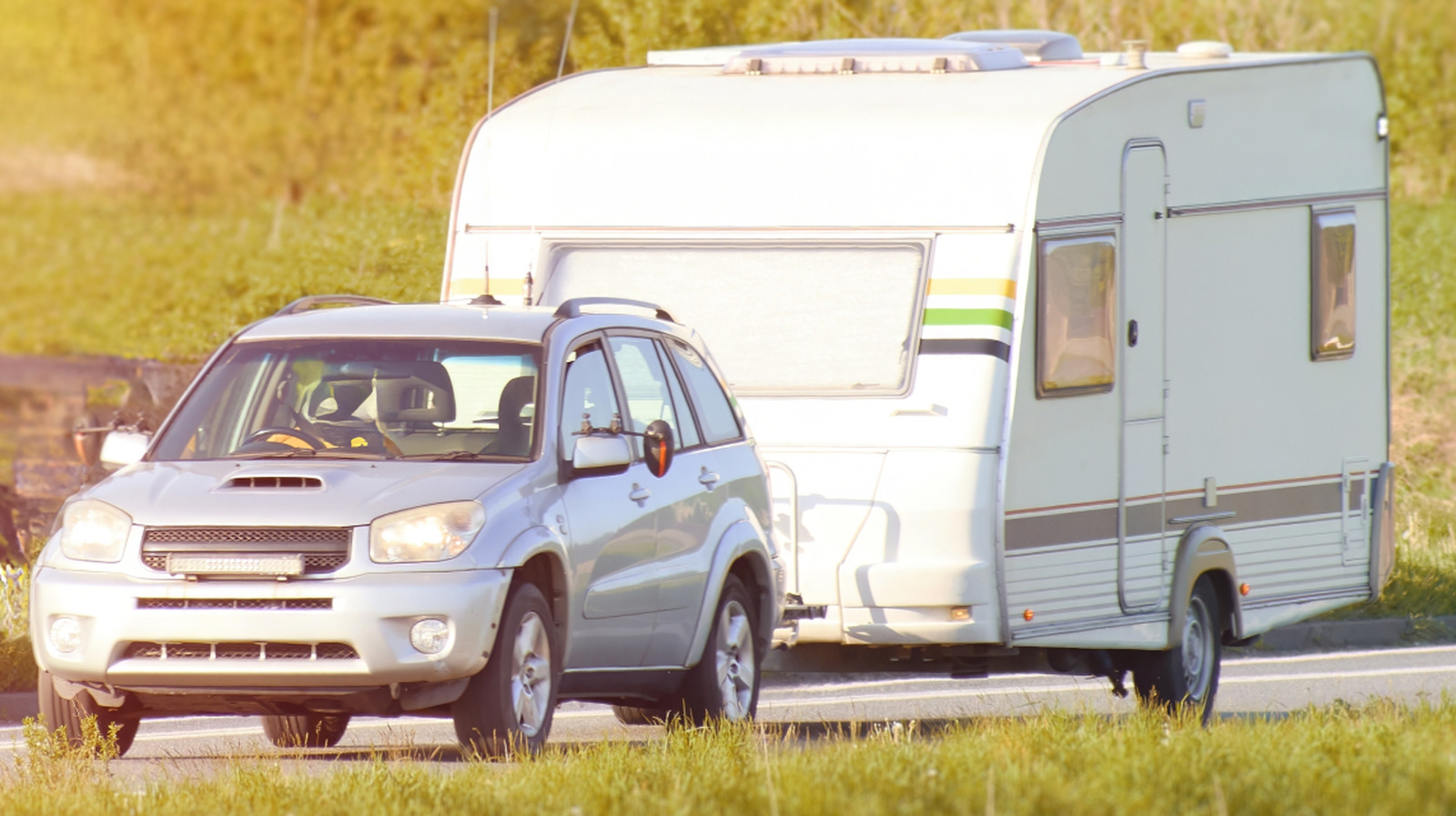 Braked Vs. Unbraked Towing: What’s The Difference And Which Is Safer?