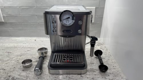 The De’Longhi Linea Classic is a budget-friendly, entry-level espresso machine that makes you the barista