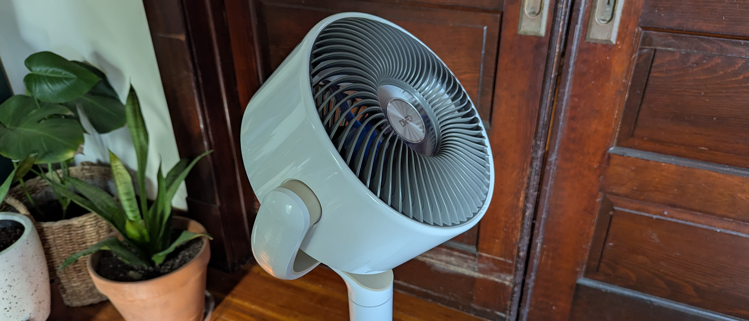 Paired with my usually ineffective AC, this circulator cooled down my house phenomenally quickly