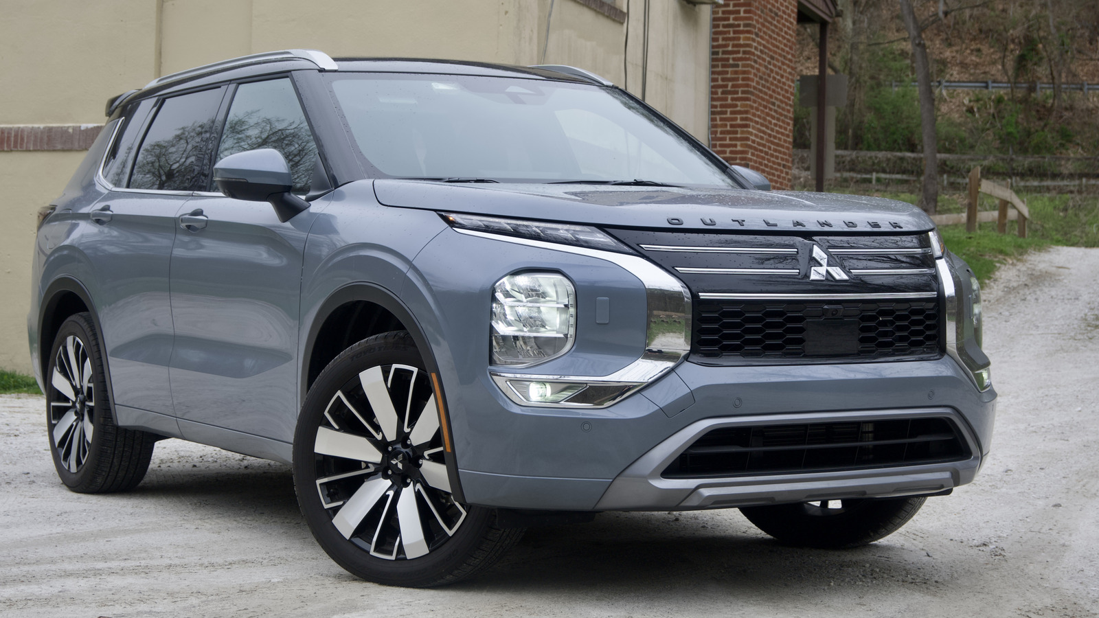 2025 Mitsubishi Outlander Review, Specs, Pricing, And Performance