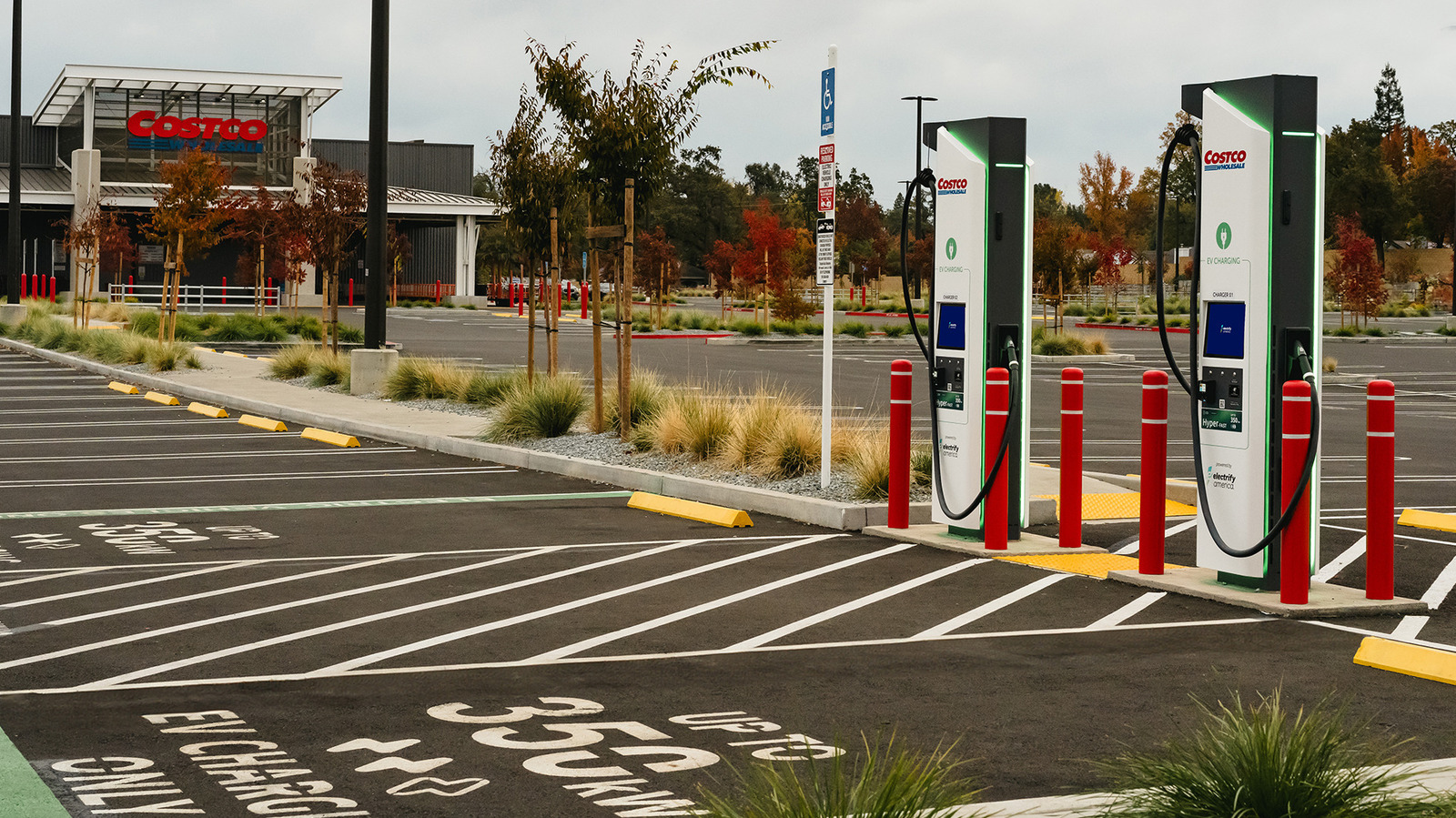 Does Costco Have EV Charging Stations & What’s The Cash-Back Rate?