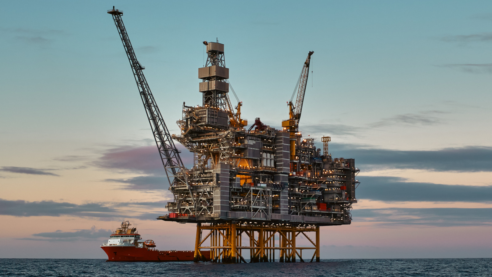 How Deep Can Offshore Oil Rigs Drill?