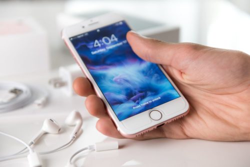 Live Wallpaper iPhone: Set & Customize Easily