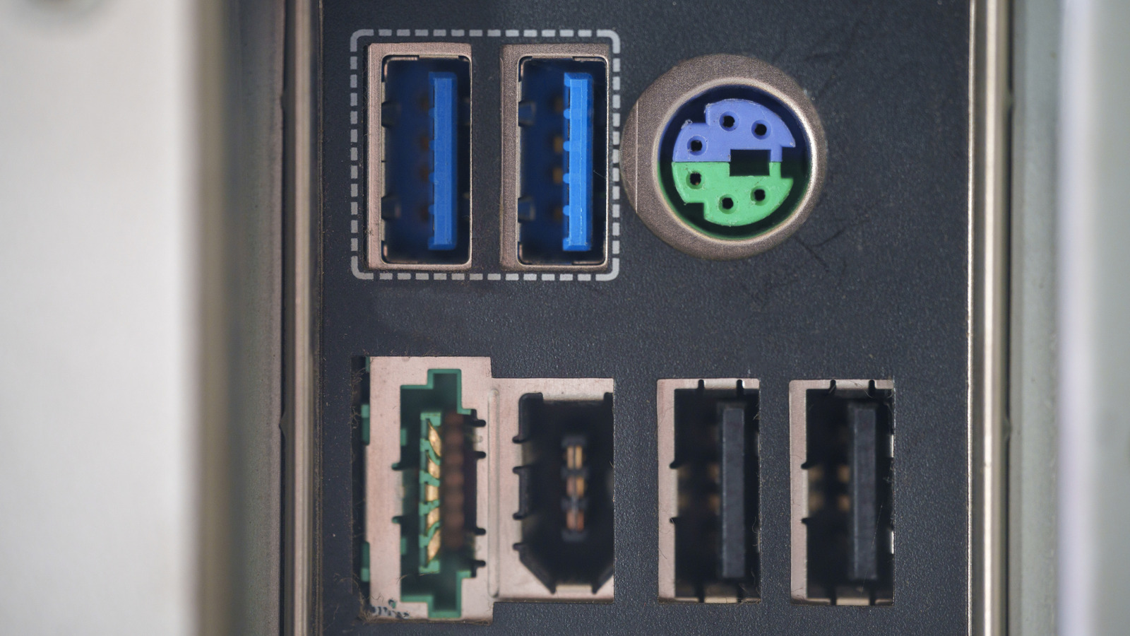 How Many USB Ports Does Your Motherboard Have? Here’s How To Check