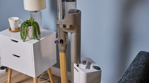 Vacuum cleaner brands are starting to embrace a handy feature which I used to think it was pointless – but now I’ve changed my mind