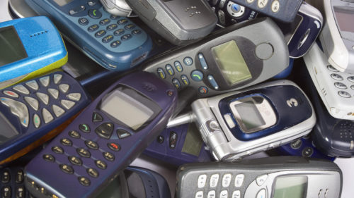 How Researchers Are Converting Discontinued Phones Into Tiny Data Centers For Edge Computing