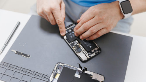 10 Reasons You Shouldn’t Get A Third-Party Battery For Your iPhone