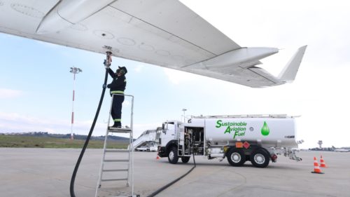 How Long Does It Take To Refuel A Passenger Plane?