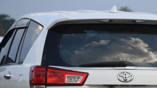 The Pros And Cons Of The Shark Fin On Top Of Your Car