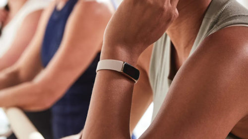 Is The Fitbit Luxe Discontinued? Here’s What We Know (And What To Buy Instead)