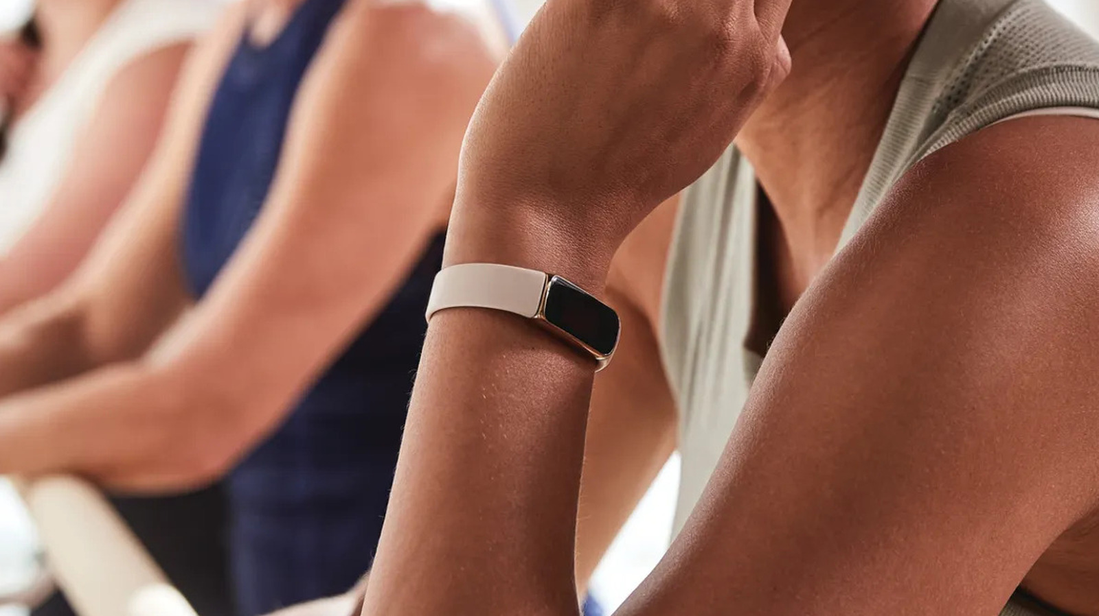 Is The Fitbit Luxe Discontinued? Here’s What We Know (And What To Buy Instead)