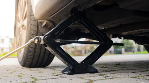 Hydraulic Vs. Screw Jacks: What’s The Difference Between These Mechanic Tools?
