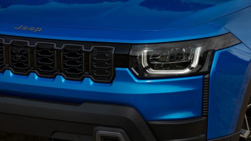 Jeep’s Cherokee Makes a Boxy Comeback With a Bold Change Under the Hood