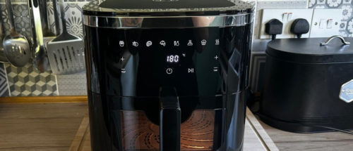 Compact, well-made, and dependable, the Bosch Series 6 Air Fryer is the perfect choice for small households