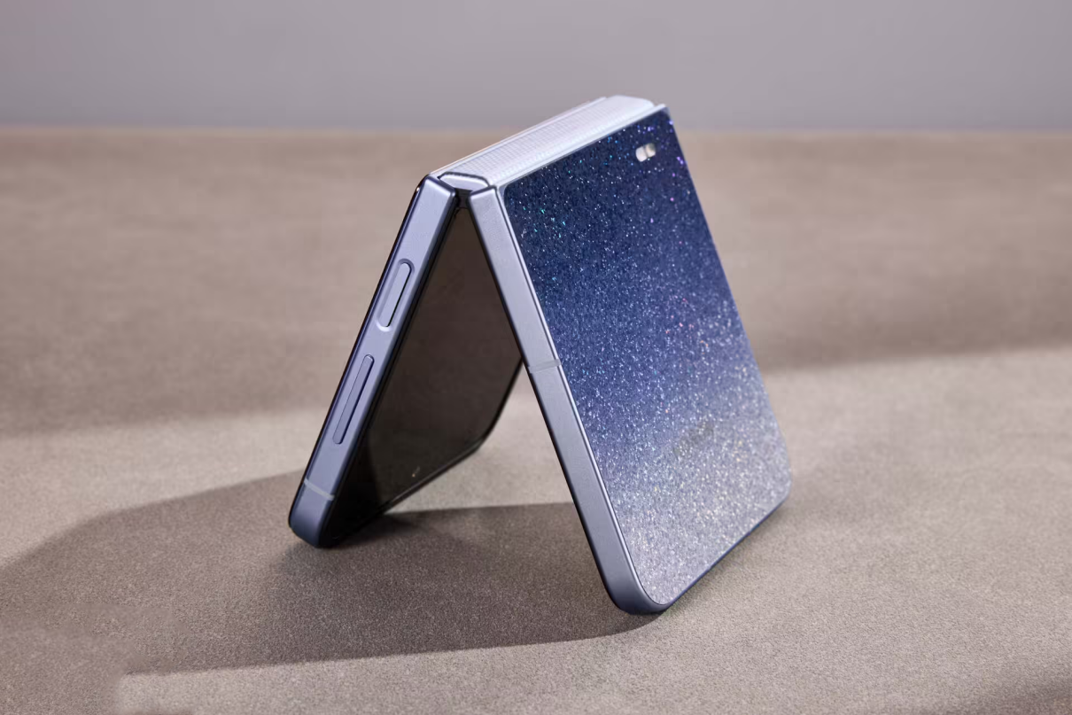 Honor Magic V Flip2 will be Released today: the First Small Foldable Phone with a 200-megapixel Main Camera