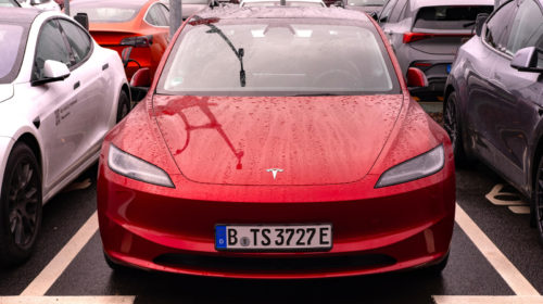 Tesla’s Autopark Doesn’t Always Work – Here’s When To Take Control
