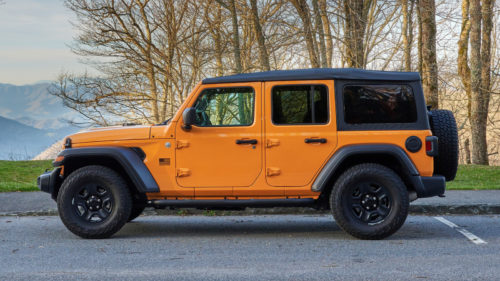 5 Reasons Why You’re Seeing More Jeeps Without A Tire On The Back