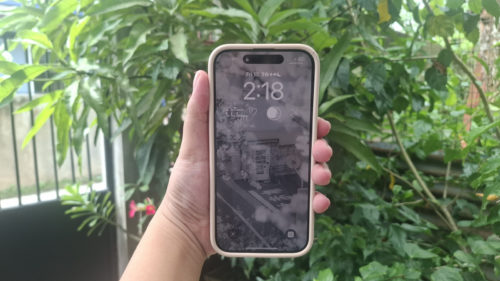 How To Set Your iPhone Screen To Grayscale (And Why You Might Want To)